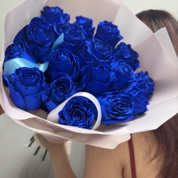 Букет из 17 синих роз Premium